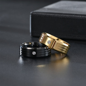 Mode 8mm Sculpture Rayures Étape Bord En Acier Inoxydable Anneaux Couple Classique Incrustation <span class=keywords><strong>Unique</strong></span> Rond Diamant De Mariage Anneaux Hommes - Product Image 3