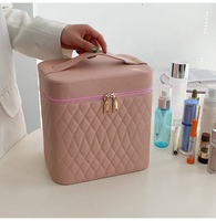Sac de voyage matelassé portable en cuir PU brodé sur mesure pour femmes 2024, avec fermeture éclair, pour sacs, organiseur de maquillage, trousse de toilette