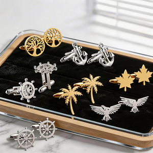 Gemelos de metal huecos con diseño recortado para hombre, en oro y plata, para camisa francesa, de lujo, para caballero, con logotipo personalizado - Product Image 1