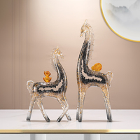 Ornement artisanal en résine, figurine décorative de cheval à motifs