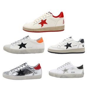 Sneakers en cuir véritable dorées et scintillantes de luxe, design italien, pour hommes et femmes, chaussures décontractées. - Product Image 1