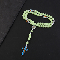 Collier Chapelet Catholique Lumineux 10mm, Pendentif de Prière Brillant, Perles en Plastique Rose, Icône de Jésus, Bijoux Chrétiens pour Cadeaux de Pâques