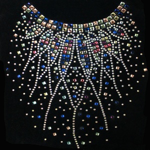 Fornitore di <span class=keywords><strong>Motivi</strong></span> in Strass di Alta Qualità per Colletti, Design per Colletti con Applicazioni Termoadesive per Abbigliamento - Product Image 1