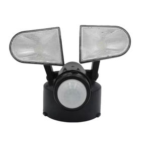 Lámpara de Pared LED de Alta Calidad IP44 de 24 W con Sensor de Movimiento para Seguridad en Garajes, Estacionamientos y Patios, con 2 Cabezales - Product Image 1