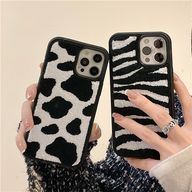 Lovely Winter Plush Cow Embroidery Design Protective Mobile Phone Case for iPhone 16 15 14 14Pro 13 12 11 Pro Max Cases Capa