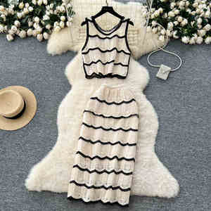 ชุดเสื้อถักโครเชต์ 2 ชิ้นสำหรับผู้หญิง ชุดลำลองสำหรับฤดูใบไม้ผลิ ชุดถักลายทางแบบไม่มีแขนสำหรับวันหยุด - Product Image 2