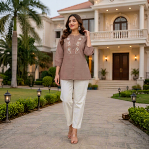 Ensemble Kurta en coton marron pour femmes avec pantalon blanc, coupe ample, vêtements décontractés, style Inde Pakistan, toutes saisons - Product Image 1