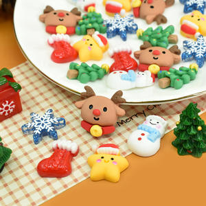 CHENXI 100 pièces Breloques en résine à dos plat Kawaii de Noël, Accessoires en résine pour coques de téléphone DIY à thème dessin animé - Product Image 3