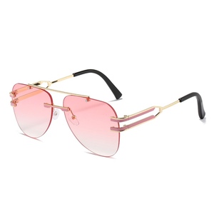 Gafas de Sol Unisex de Moda 2024, Coloridas, Metálicas, con Marco Grande, Gafas de Sol Extra Grandes - Product Image 3