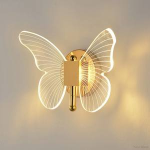 Lampe murale LED papillon moderne et créative avec abat-jour doré de luxe pour salon, éclairage nocturne dans le couloir familial - Product Image 1
