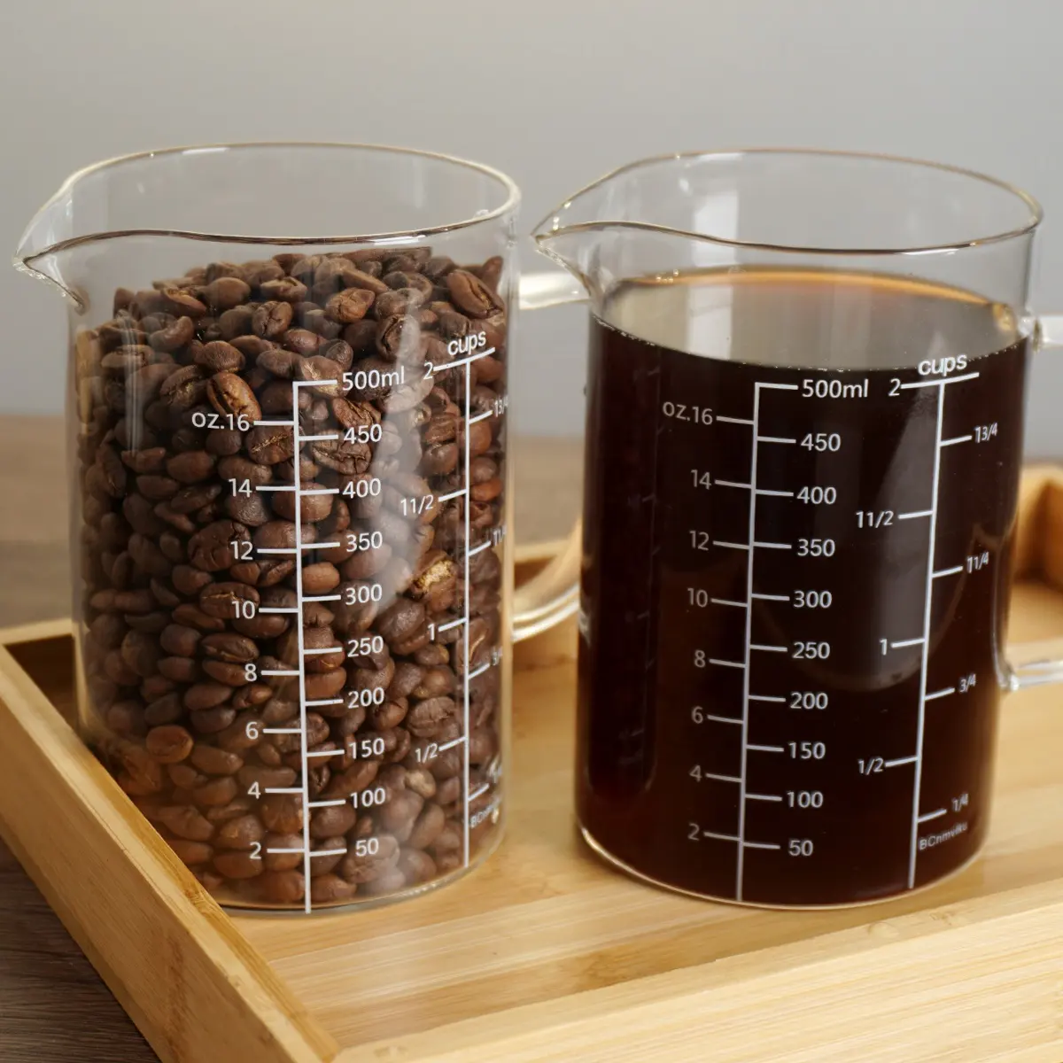 BCnmviku Copo de medição de 500ml/17oz, vidro de medição isolado multiuso, ferramenta de medição de café em forma de V, bico único