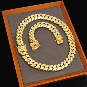Collar de Lujo y Estilo de Moda Hop Jewelry, Collar Cubano Súper Grande, Cadena Cubana Miami de Eslabones Grandes - Product Image 5