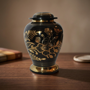 Urne funéraire en laiton noir pour animaux de compagnie, cercueil commémoratif floral, urne cinéraire personnalisée, écologique et personnalisable pour l'inhumation d'animaux adultes - Product Image 4