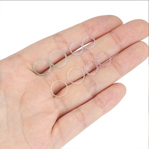 Lot de 10 Anneaux Nasaux Médicaux en Bioplastique Flexibles et Tendance, Universels pour Hommes et Femmes, Couleurs Variées, pour Septum Nasal - Product Image 6
