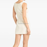 Boutique de luxe de haute qualité Vêtements personnalisés Usine Tweed blanc Sans manches Slim Fit O-cou Poches Mini robe pour les femmes