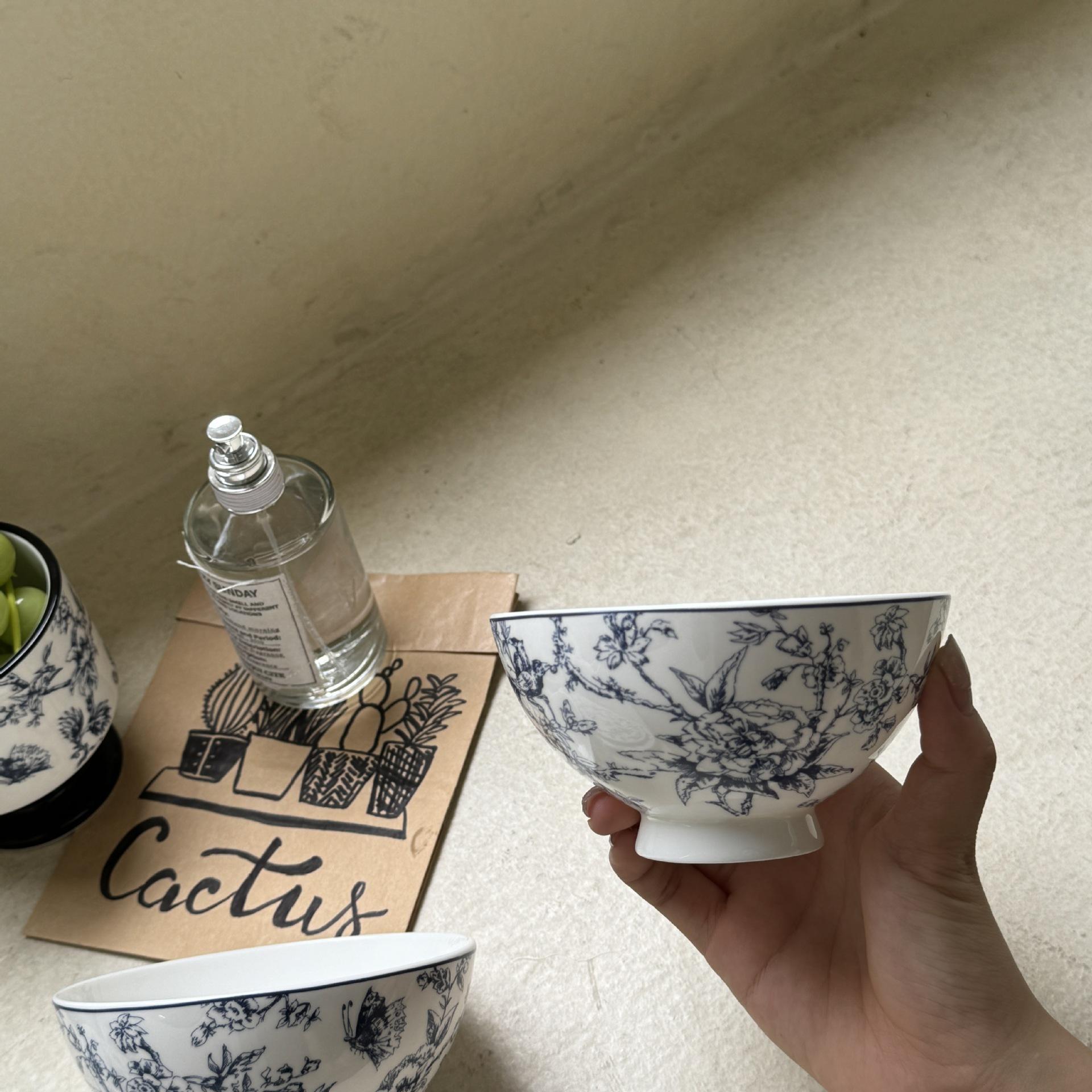 A classic blue small bowl, 12*6.5