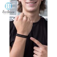 Bracelet en caoutchouc personnalisé avec logo imprimé, matériau souple OEM, durable, taille confortable pour les activités de plein air