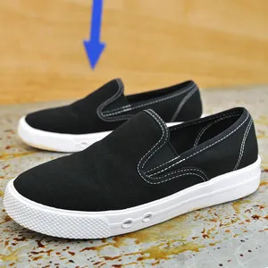Prezzo di fabbrica Sneakers da uomo personalizzate in tela traspirante estive scarpe da corsa alla moda Slip-On Design