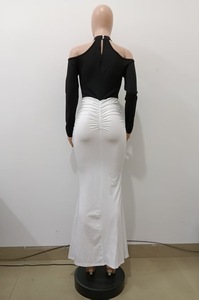 Abito <span class=keywords><strong>lungo</strong></span> da donna sexy nero e <span class=keywords><strong>bianco</strong></span> <span class=keywords><strong>con</strong></span> blocchi di colore, spalle scoperte, maniche lunghe, arricciature, modello aderente e <span class=keywords><strong>spacco</strong></span> alto, ideale per feste, gala e matrimoni - Product Image 4