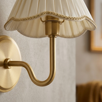 Applique murale LED sans fil rechargeable avec abat-jour en tissu plissé, à intensité tactile, pour chevet, couloir, ambiance intérieure - Stock US