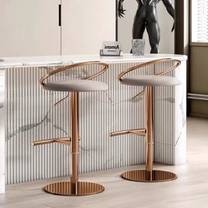 <span class=keywords><strong>Tabouret</strong></span> <span class=keywords><strong>de</strong></span> <span class=keywords><strong>bar</strong></span> moderne en cuir <span class=keywords><strong>de</strong></span> luxe en acier inoxydable base chaises <span class=keywords><strong>de</strong></span> <span class=keywords><strong>bar</strong></span> pour <span class=keywords><strong>tabouret</strong></span> <span class=keywords><strong>de</strong></span> cuisine avec fonction pivotante chaise <span class=keywords><strong>de</strong></span> <span class=keywords><strong>bar</strong></span> pour hôtel et maison - Product Image 2