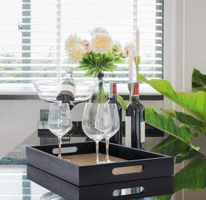 <span class=keywords><strong>Plateau</strong></span> <span class=keywords><strong>de</strong></span> rangement multifonctionnel rectangulaire en bois <span class=keywords><strong>de</strong></span> grande taille avec poignées pour la cuisine, le salon, le rangement des boissons - Product Image 6