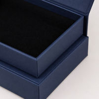 Boîte cadeau en velours sur mesure pour bijoux