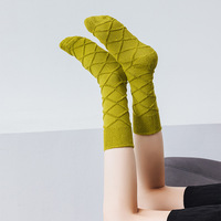 Chaussettes en coton tridimensionnelles - Chaussettes mi-mollet pour femmes - Chaussettes d'hiver et d'automne épaisses de couleur unie pour le sol
