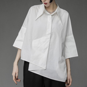 Camicetta da <span class=keywords><strong>donna</strong></span> Qweek, asimmetrica, stile Harajuku giapponese coreano, bianca e nera, ampia, con bottoni, <span class=keywords><strong>top</strong></span> casual estivo alla moda - Product Image 4