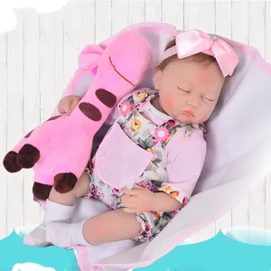 Похожая на настоящую 17 дюймов игрушки Reborn Baby Doll 42 см Ткань тела реборн Adora куклы Hug Жираф Menina игрушки для детей, подарки на день рождения