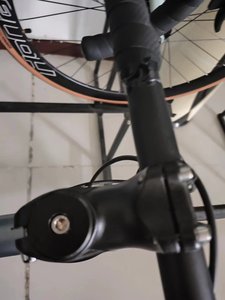 Expédition rapide Vélo <span class=keywords><strong>de</strong></span> <span class=keywords><strong>route</strong></span> à 18 vitesses avec frein à disque, cadre en aluminium entièrement amorti, fourche à suspension et roues <span class=keywords><strong>de</strong></span> 26 pouces - Product Image 3
