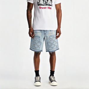 Jean en denim coupe droite taille mi-haute, longueur genou, en tissu denim lavable et résistant à la décoloration, avec surpiqûres à motif quadrillé orné - Product Image 1