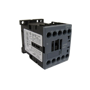Contacteur industriel 3 pôles à prix d'usine, conçu pour le contrôle et le commutation des moteurs 3RT69261BB00 - Product Image 1