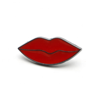 Nouveau design personnalisé épingles en émail doux dur personnalisé emblèmes estampillés fer noir nickel étanche pour cadeau