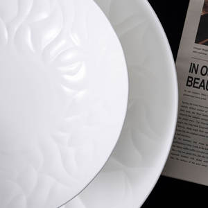 P & T Royalware Fabricante Plato de porcelana China Plato 10 pulgadas Cerámica blanca Platos de fiesta modernos Juego de comedor de lujo personalizado - Product Image 2