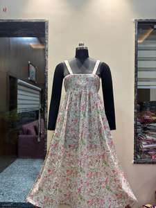 Kurti en coton noir brodé à la main pour femme, sans manches, style ethnique, tunique d'été indienne bohème - Product Image 6