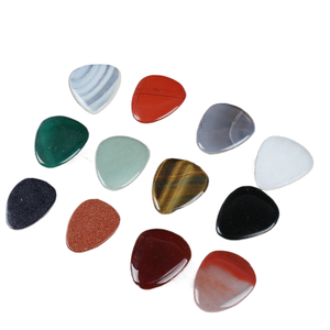 Pic de <span class=keywords><strong>guitare</strong></span> électrique acoustique personnalisé gravé pierre semi-précieuse <span class=keywords><strong>grattoir</strong></span> collier accessoires Instrument de musique - Product Image 1