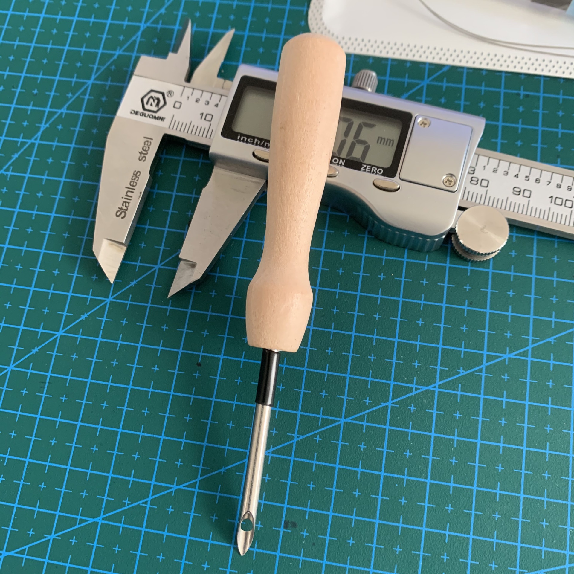 Manche en bois petite aiguille 3,5mm d'épaisseur + fil d'alimentation