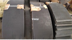 Nouvelles plaques perforées pour broyeur à marteaux d'aliments pour animaux en acier inoxydable/acier au carbone du fabricant Liyang Yongli - Product Image 3