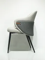 Chaise de salle à manger moderne haut de gamme, revêtement en cuir beige et gris avec pieds en métal noir, chaise d'appoint de luxe pour salle à manger