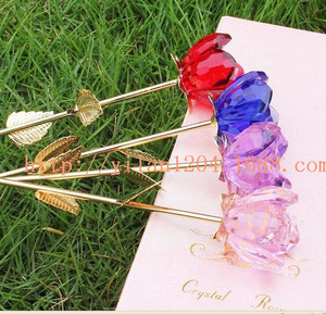ของที่ระลึกงานแต่งงาน ของขวัญรับปริญญา ของที่ระลึกโบราณ ดอกไม้คริสตัล K9 สีแดง สีน้ำเงิน กุหลาบ 12 ซม. กล่องของขวัญสำหรับตกแต่งบ้านและสำนักงาน - Product Image 3