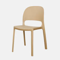 Chaise d'appoint en plastique PP taupe à découpe dorsale unique, empilable, moderne, pour intérieur et extérieur, bistrot, patio, café