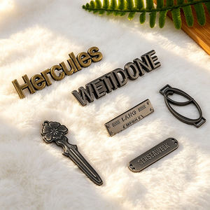 Étiquettes métalliques en alliage de zinc, finition brillante, logo personnalisé pour boîtes de parfum, emballage cadeau de luxe, vente en gros en usine, service OEM en vrac - Product Image 4