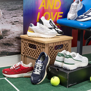 Zapatillas deportivas AKIII CLASSIC de estilo vintage coreano que ofrecen comodidad en la punta y soporte retro para caminar, ideales para uso diario. - Product Image 4