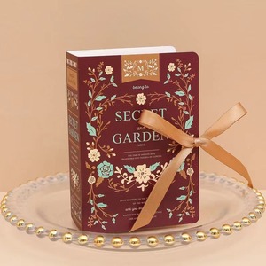 Caja de regalo de cartón con forma de libro, magnética, con cinta, personalizable según las necesidades. - Product Image 5