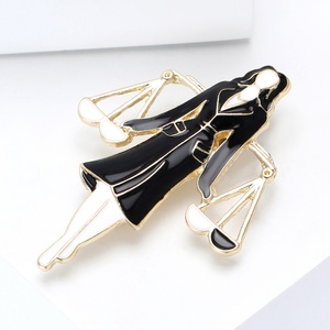 Broches de caractère professionnelles, modèles d'avocats minimalistes haut de gamme en alliage, accessoires quotidiens pour femmes, vente chaude - Product Image 3