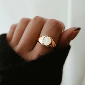 Luxury Oval Natural Shell Statement Ring 18K Gold Plated Stainless Steel Mother of Pearl Signet Ring Gorgeous Jewelry