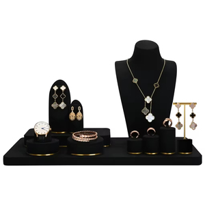 Expositor de Joyería de Metal y Microfibra de Lujo, Juego de Expositores Personalizados para Joyería, Exhibición de Aretes y Collares para Accesorios de Joyería - Product Image 3