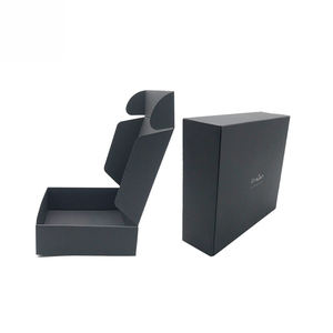 Alta calidad <span class=keywords><strong>de</strong></span> lujo personalizado impreso Logo avión Cartón plegable corrugado negro cajas <span class=keywords><strong>de</strong></span> cartón esponja forrado envío por correo - Product Image 1