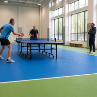 Vente chaude : Revêtement de sol vinyle pour terrain de tennis de table, certifié ITTF, ignifuge, écologique, texture bois, épaisseur 8 mm, pour le sport